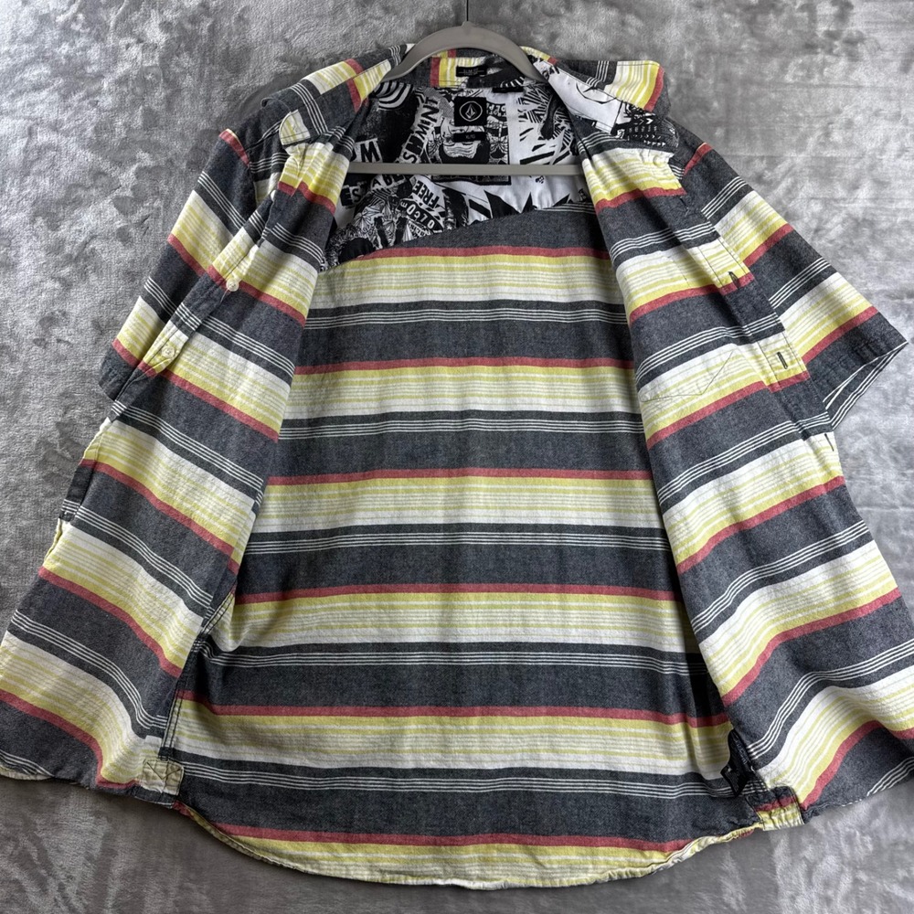 Volcom Horzy SS Shirt Men XL Gray Yellow Red Striped Slim Fit Cotton (1722) - Picture 3 of 10